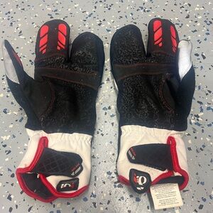 Pearl Izumi Black and Red Cycling Gloves - size XL